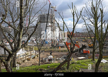 "Elephant Park' Gehäuse im Bau auf dem alten Heygate Immobilien Sanierung Website der Walworth Road in South London SE17 UK KATHY DEWITT Stockfoto