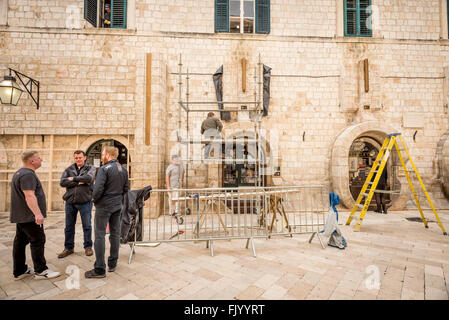 Dubrovnik, Kroatien. 4. März 2016. Hauptstraße Dubrovniks ist in eine Filmkulisse für den nächsten Star Wars Film verwandelt. Dreharbeiten startet nächste Woche und es wird voraussichtlich im Dezember 2017 premiere. Bildnachweis: Andrew Hasson/Alamy Live-Nachrichten Stockfoto