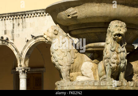 Griechenland, Kreta, Heraklion, Morosini-Brunnen Und Postkartenansichten Loggia der Platia Eleftheriou Venizelou Stockfoto