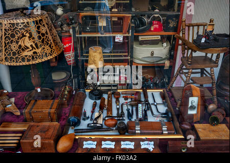 Schaufenster eines antiken oder Junk-e-Shop, München, Bayern, Upper Bavaria, Germany Stockfoto