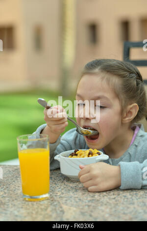 Entzückende kleine Mädchen Stockfoto