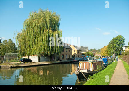 Berkhamsted, Hertfordshire, Grand Union Canal, schmale Boote, Stockfoto