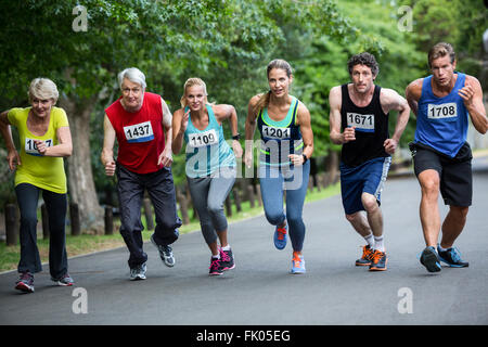 Marathon-Athleten am Start Stockfoto
