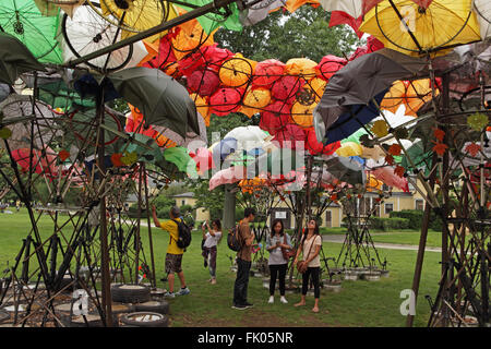 Organisches Wachstum, eine Outdoor-Kunstinstallation von Izaskun Chinchilla Architekten auf dem Display auf Governors Island in New York City Stockfoto