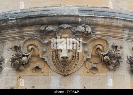 Nandi Bull Steinbildhauen auf alten Indian Institute Gebäude / Geschichte der Bibliothek Fakultät, Universität Oxford Stockfoto