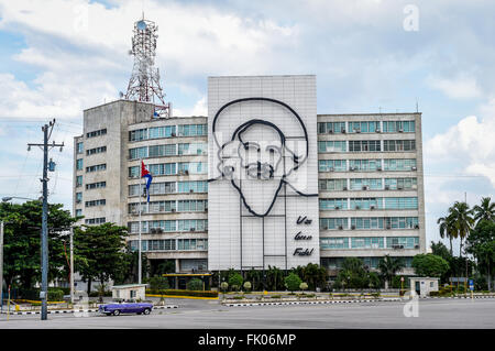 Ernesto Che Guevara Wandbild an der Fassade des Ministeriums für innere Gebäude Plaza De La Revolucion, Havanna, Kuba Stockfoto