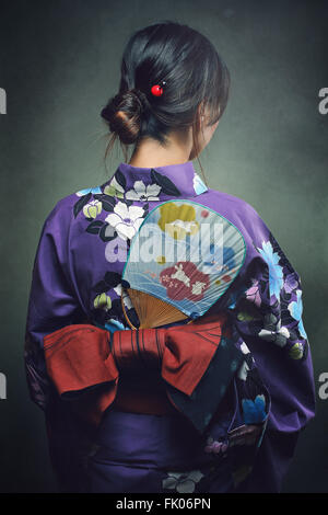 Detail der traditionellen Kimono. Studio von hinten erschossen Stockfoto