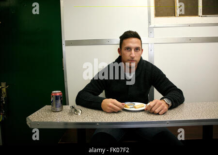 Schwarzen Taxifahrer.  Ricky Goldblatt, London-Taxi-Fahrer, in der Russell Square Cabbie Cafe, London. Stockfoto