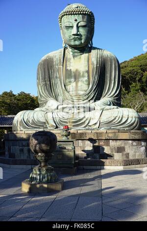 Der große Buddha von Kamakura (Daibutsu) im Kotoku-in Tempel Stockfoto