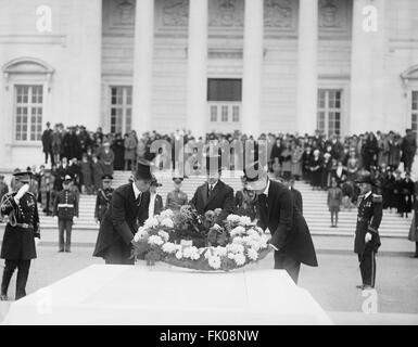 Assistant Secretary of War Dwight Davis, US-Präsident Calvin Coolidge und Marineminister Curtis D. Wilbur Verlegung Stockfoto