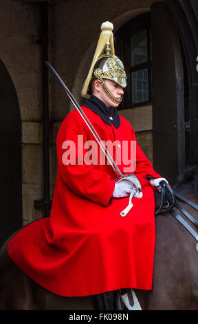 Bademeister vor Horse Guards Parade am Whitehall, Westminster, London, England, UK Stockfoto