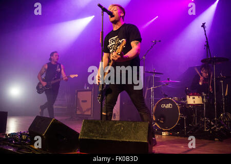 Mailand Italien. 2. März 2016. Die britische Band THE BOTTOM LINE führt live auf der Bühne in Alcatraz die Eröffnungsshow des einfachen Pla Stockfoto