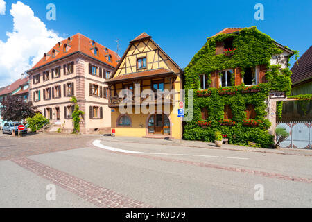 Blick auf das Dorf Bergheim entlang der Route des Elsass Haut-Rhin-Frankreich Stockfoto