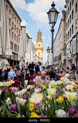 Theatine Straße mit Theatine Kirche Stockfoto