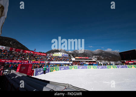 Kranjska Gora, Slowenien. 4. März 2016. Schnee-Stadion an der 55. Vitranc Cup Riesenslalom in Kranjska Gora, Slowenien am 4. März 2016. © Rok Rakun/Pacific Press/Alamy Live-Nachrichten Stockfoto