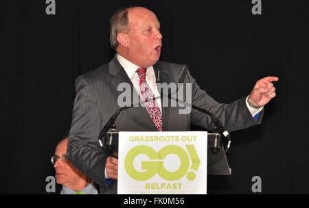 Belfast, Vereinigtes Königreich. 4. März 2016. Traditionelle Unionist Stimme Party Leader Jim Alister spricht auf der Basis heraus Konferenz. Politiker sprechen heraus gegen bleiben in der Europäischen Union während einer Konferenz Basis, die Titanic Quarter in Belfast. © Mark Winter/Pacific Press/Alamy Live-Nachrichten Stockfoto