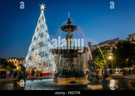 Weihnachtsbeleuchtung in Rossio Platz, Lissabon, Portugal Stockfoto