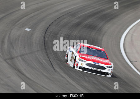 Las Vegas, NV, USA. 3. März 2016. Las Vegas, NV - 3. März 2016: Ryan Blaney (21) Praktiken für die Kobalt-400 auf dem Las Vegas Motor Speedway in Las Vegas, NV. Bildnachweis: Csm/Alamy Live-Nachrichten Stockfoto