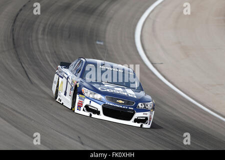 Las Vegas, NV, USA. 3. März 2016. Las Vegas, NV - 3. März 2016: Jamie McMurray (1) Verfahren für die Kobalt-400 auf dem Las Vegas Motor Speedway in Las Vegas, NV. Bildnachweis: Csm/Alamy Live-Nachrichten Stockfoto