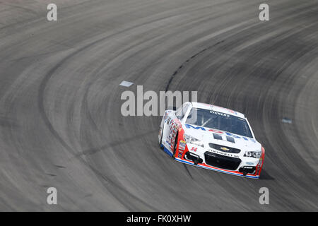 Las Vegas, NV, USA. 3. März 2016. Las Vegas, NV - 3. März 2016: Brian Vickers (14) Praktiken für die Kobalt-400 auf dem Las Vegas Motor Speedway in Las Vegas, NV. Bildnachweis: Csm/Alamy Live-Nachrichten Stockfoto