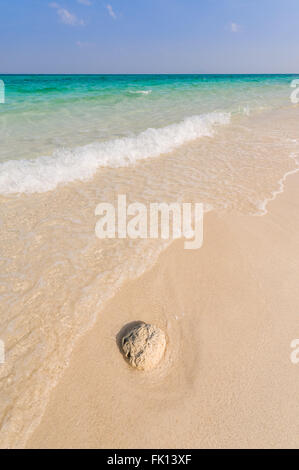 Wellen am Strand schöne Resorts Stockfoto