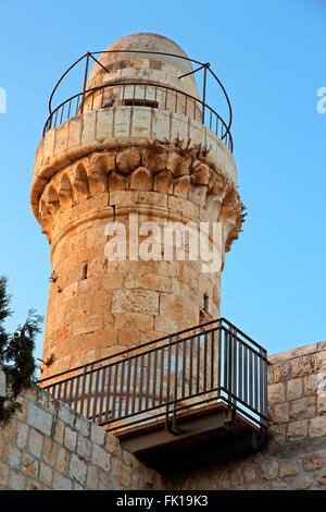 Turm in der historischen Dormition Abbey auf dem Berg Zion, Jerusalem, Israel Stockfoto