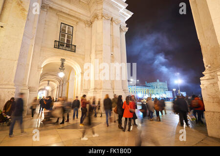 Arkaden in der Praça Do Comércio, Lissabon, Portugal, Europa Stockfoto