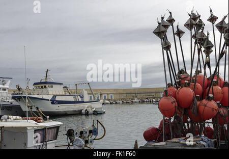 Eine orange Bojen Ansicht in Carboneras Port, Almería, Spanien Stockfoto