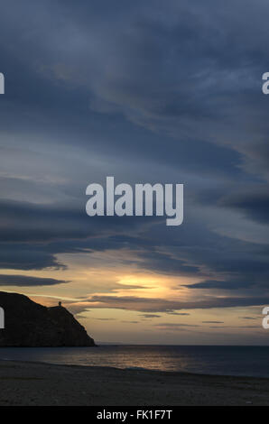 Eine Sonne widerspiegeln Blick auf Carboneras Meer, Provinz Almeria, Spanien Stockfoto