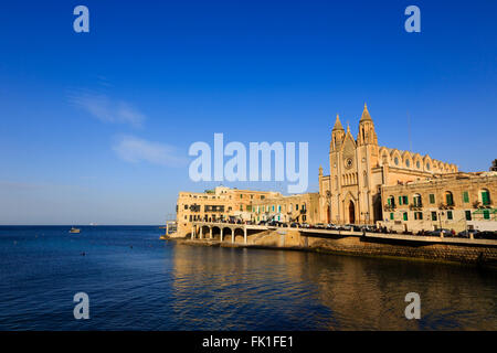 Die Carmalite Kirche von St. Julian am Balluta Bay, St. Julians, Malta. Stockfoto