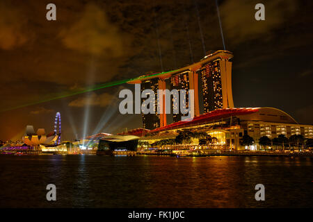 Laser-Show von Marina Bay Sands Hotel, Singapur Stockfoto