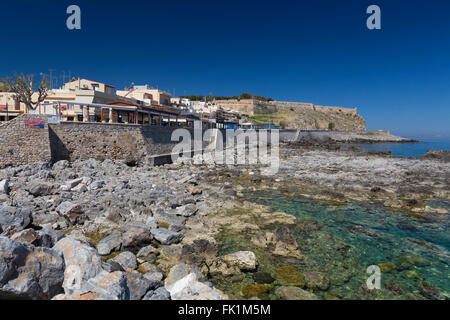 Blick entlang der Küste nach Rethymnon Fort, Kreta, Griechenland Stockfoto