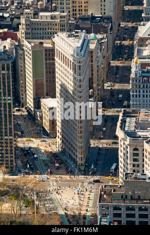 NEW YORK-März 29: Flat Iron Gebäude-Fassade am 29. März 2011. 1902 abgeschlossen, gilt es als eines der ersten skys Stockfoto