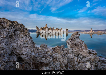Malerischen Blick auf die Tufas am Mono Lake. Stockfoto