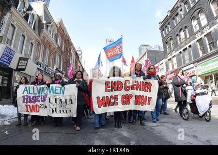 Toronto, Kanada. 5. März 2016. Internationaler Frauentag Tag Toronto 2016 März statt in der Innenstadt von Toronto. Bildnachweis: EXImages/Alamy Live-Nachrichten Stockfoto