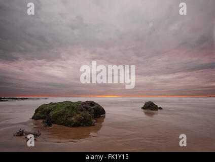 Sonnenaufgang am Strand Stockfoto