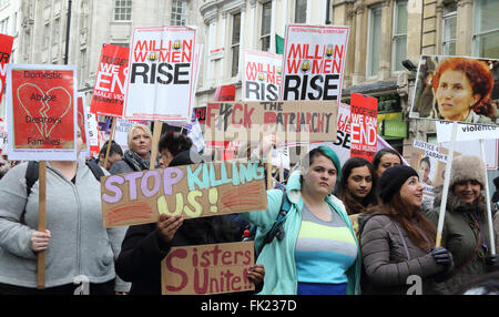 London, UK. 5. März 2016. Millionen Frauen steigen Demonstration in London, Samstag, 5. März 2016 Credit: KEITH MAYHEW/Alamy Live-Nachrichten Stockfoto