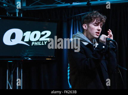 Bala Cynwyd, Pennsylvania, USA. 4. März 2016. Singer-Songwriter Troye Sivan besucht Q102 Performance-Theater. Stockfoto