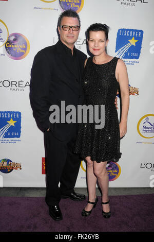 Universal City, CA, USA. 5. März 2016. 5. März 2016 - Universal City, Kalifornien - Thomas Arklie, Pauley Perrette. 15. jährliche Shane Inspiration Gala statt im Universal Studios Globe Theater. Bildnachweis: Byron Purvis/AdMedia © Byron Purvis/AdMedia/ZUMA Draht/Alamy Live-Nachrichten Stockfoto