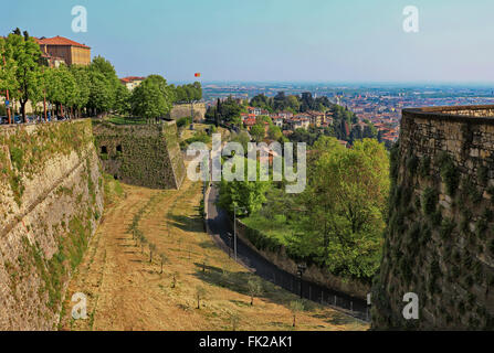 Blick vom Hügel San Vigilio in Bergamo. Lombardei, Italien Stockfoto