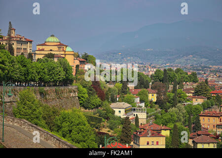 Blick vom Hügel San Vigilio in Bergamo. Lombardei, Italien Stockfoto