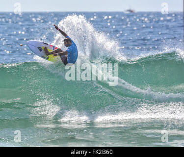 Sydney, Australien. 6. März 2016. Profi-Surfer Dion Atkinson (AUS) reitet eine Welle in den Finals der jährlichen Australian Open of Surfing am Manly Beach in Sydney. Dion Atkinson (AUS) schlagen Leonardo Fioravanti (ITA) 14,66 um 5.10 um die Mens-Champion zu werden. © Hugh Peterswald/Pacific Press/Alamy Live-Nachrichten Stockfoto