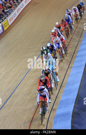 London, UK, 5. März 2016. UCI 2016 Track Cycling World Championships. Der Brite Mark Cavendish konkurriert in der letzten Runde der Herren Omnium, der Punkt der Rennen. Belegte er den 6. Platz am Ende der zweitägigen Veranstaltung mit insgesamt 161 Punkte. Bildnachweis: Clive Jones/Alamy Live-Nachrichten Stockfoto