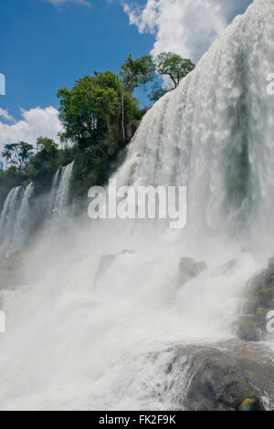 die spektakulären Salto Bossetti an die Iguazu-Wasserfälle, eines der sieben Naturwunder der Welt, zwischen Argentinien und Brasilien Stockfoto