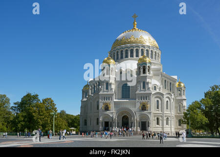 Kronstadt, St.-Nikolaus-Marine-Kathedrale in Anker-Platz. Kronstadt, St. Petersburg, Russische Föderation Stockfoto