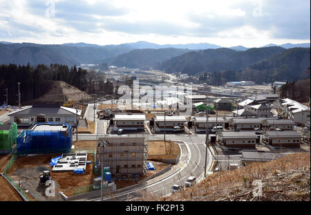 Miyako City, Japan. 4. März 2016. Eine Wohnprojekt wird auf einem Hügel, etwa 40 Meter über dem Stadtzentrum in der Nähe von Miyako City, Präfektur Iwate, Nordosten Japans auf Freitag, 4. März 2016 gebaut. Am 11. März markiert Japan das fünfjährige Jubiläum von dem verheerenden Erdbeben und Tsunami, schlug die nordöstliche Region des Landes verließen mehr als 18.000 Menschen tot oder vermisst. © Natsuki Sakai/AFLO/Alamy Live-Nachrichten Stockfoto