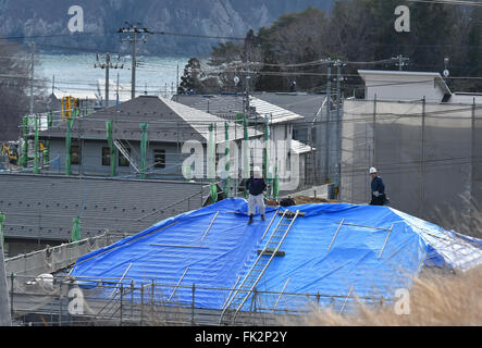 Miyako City, Japan. 4. März 2016. Eine Wohnprojekt wird auf einem Hügel, etwa 40 Meter über dem Stadtzentrum in der Nähe von Miyako City, Präfektur Iwate, Nordosten Japans auf Freitag, 4. März 2016 gebaut. Am 11. März markiert Japan das fünfjährige Jubiläum von dem verheerenden Erdbeben und Tsunami, schlug die nordöstliche Region des Landes verließen mehr als 18.000 Menschen tot oder vermisst. © Natsuki Sakai/AFLO/Alamy Live-Nachrichten Stockfoto