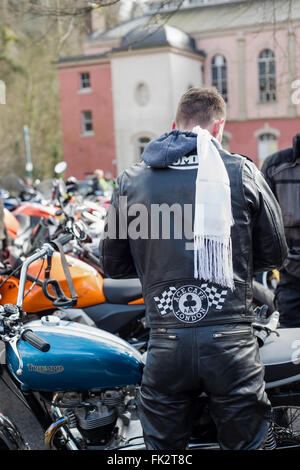 Matlock Bath, Derbyshire, UK. 6. März 2016. Tausende Motorradfahrer inszeniert eine Fahrt durch Protest in der Spa Matlock Bath heute. Der Protest wurde als Reaktion auf Derbyshire County Council will verhängen Gebühren entlang der Promenade parken. Bildnachweis: Ian Francis/Alamy Live-Nachrichten Stockfoto