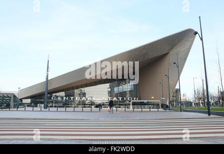 Haupteingang und Fassade von Rotterdam Centraal Bahnhof, Rotterdam, Niederlande Stockfoto