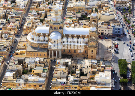 Luftaufnahme von Christus König Kirche, Paola, Tarxein, Malta. Stockfoto